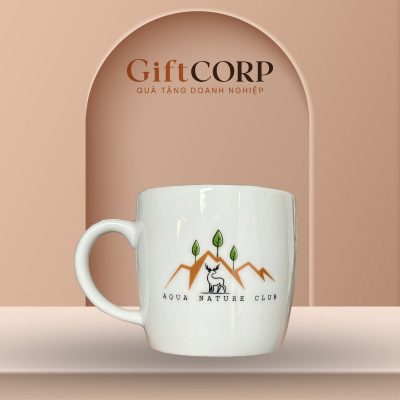 Cốc sứ quà tặng in logo màu trắng dáng trụ lùn có quai