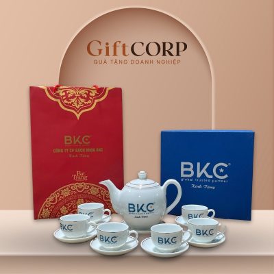 Bộ ấm chén quà tặng in logo màu trắng Bát Tràng họa tiết sen xanh vàng kim