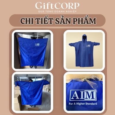 Cận cảnh chất vải và túi đựng áo mưa đi kèm