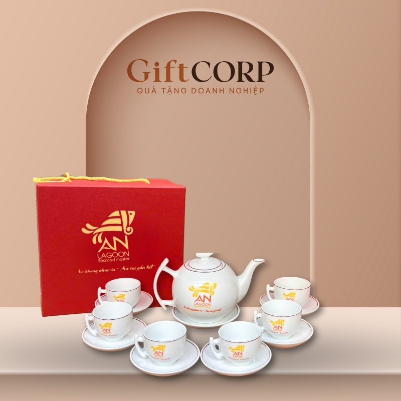 Bộ trà quà tặng in logo sứ trắng kẻ chỉ vàng AC-04