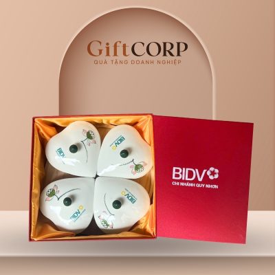 Khay mứt quà tặng in logo dáng tim họa tiết hoa sen KM-02