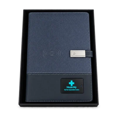 Ảnh tách nền từ mẫu Sổ da quà tặng in logo tích hợp sạc dự phòng SD-01