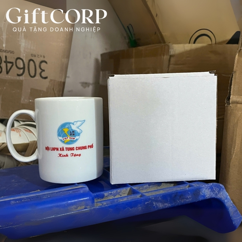Cốc sứ in logo quà tặng đại hội