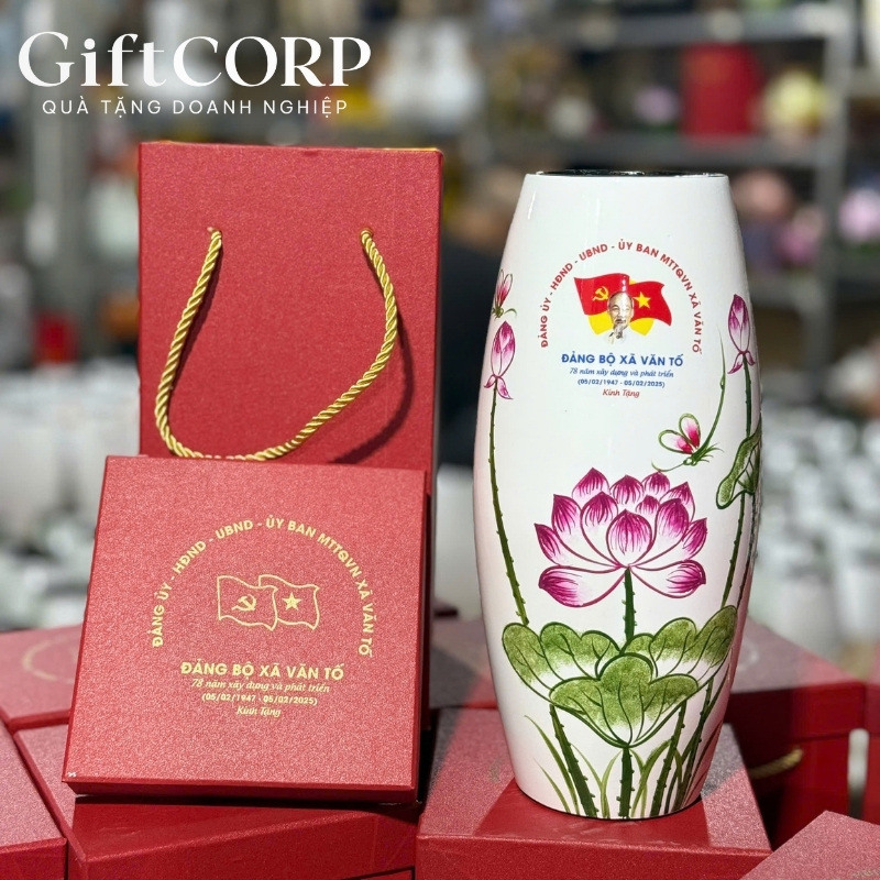 Lọ hoa gốm sứ quà tặng Đại hội MTTQ