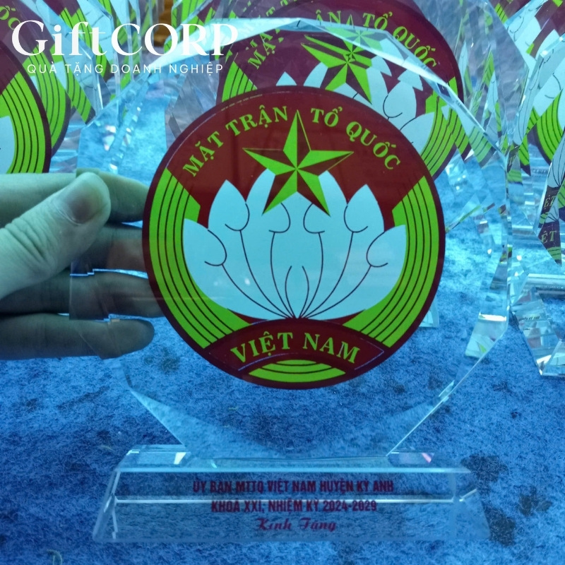 Biểu trưng pha lê quà tặng